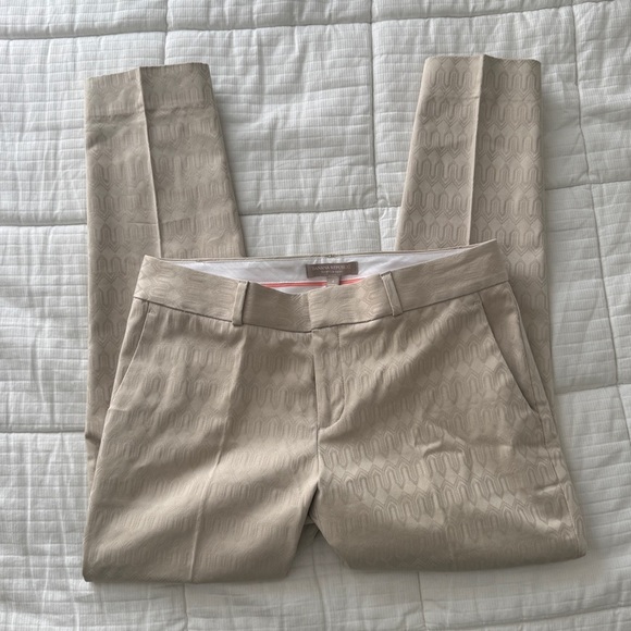 Banana Republic Pants - Banana Republic textured beige hampton pant trousers, size 4
